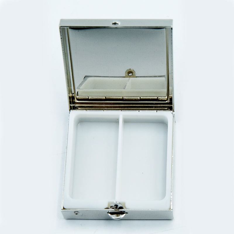 Square-shaped enamel pill box